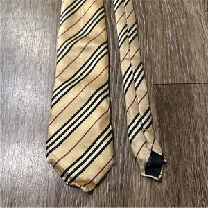 Burberry tie